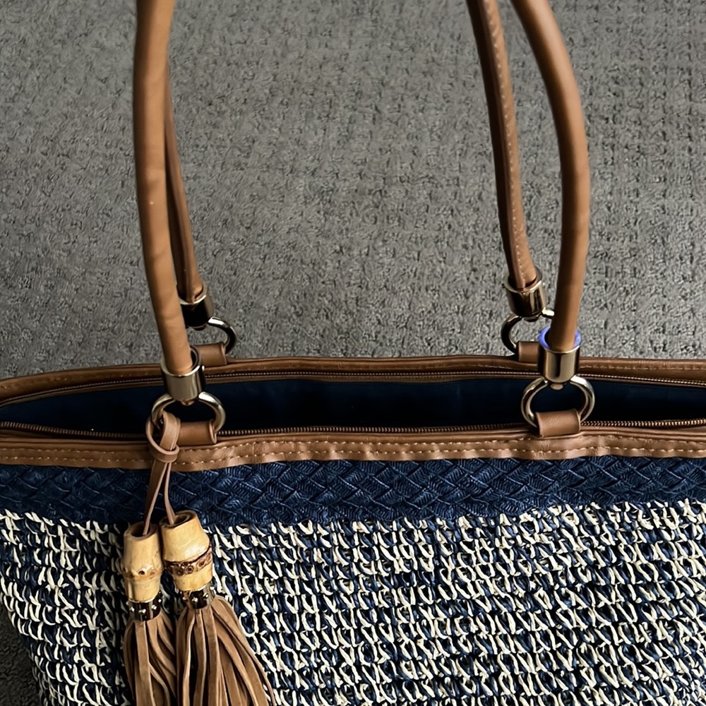 Spring/ Summer Tote - Picture 2 of 5
